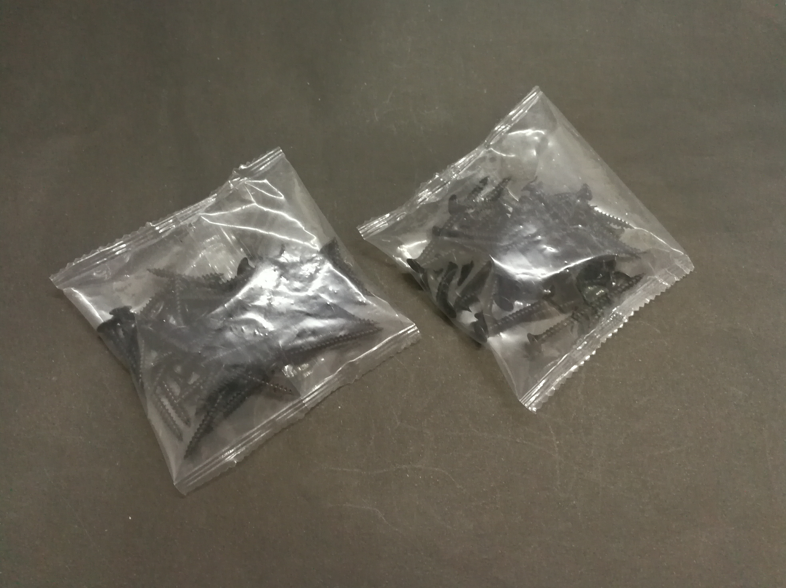 50pcs of screws.png